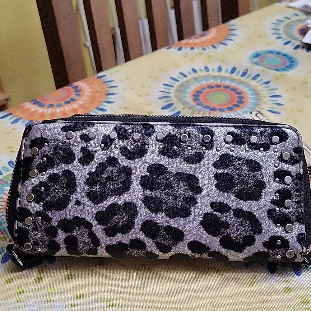 WILD WALLET SALE